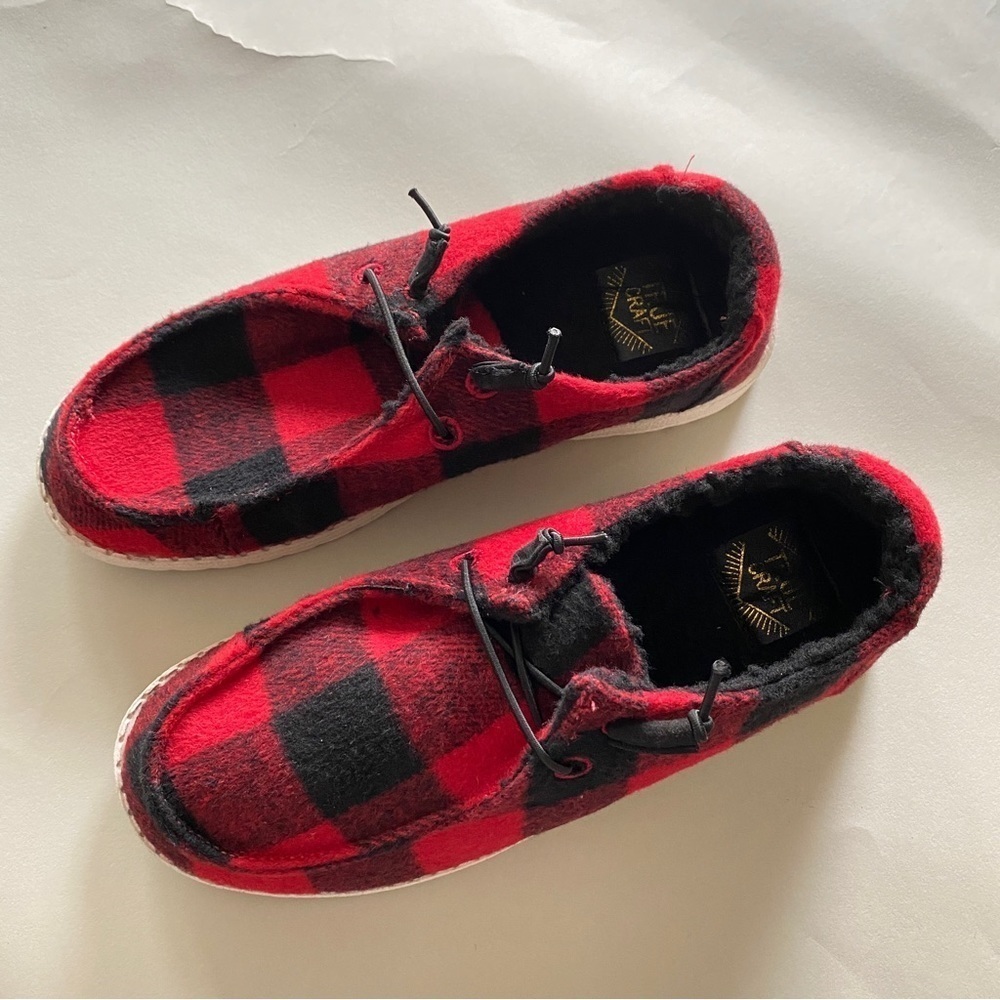 True Craft Size 7.5M Women’s Ref /Black Plaid Shoes - Picture 7 of 9